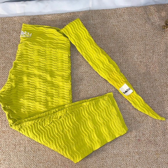 BBB Croco cropped w/ headband - Picture 2 of 6